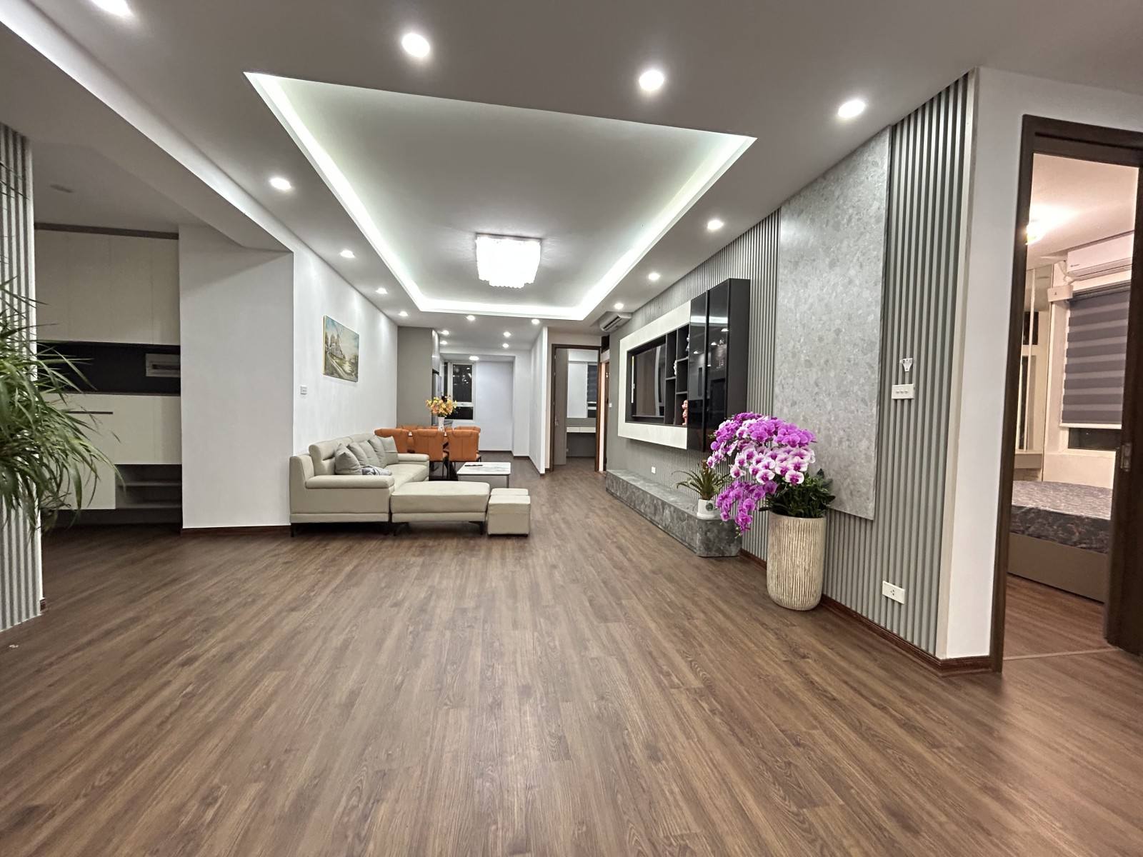  GIÁ SỐC
???? BÁN CĂN HỘ CAO CẤP GOLD LAND – 128m² – 4PN – GIÁ TỐT NHẤT THỊ TRƯỜNG ???????? Vị trí vàng: Big Tower Gold Land – 18 Phạm Hùng, trung tâm kết nối cực thuận tiện 