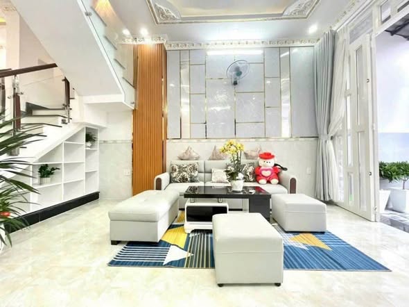  VỊ TRÍ NHÀ SÁT PHÚ MỸ HƯNG - HẺM XE HƠI ĐỔ CỬA - 3 TẦNG - KHU DÂN CƯ ĐỒNG BỘ NHĨNH 5TỶ XÍU LÀ HIẾM CÓ 