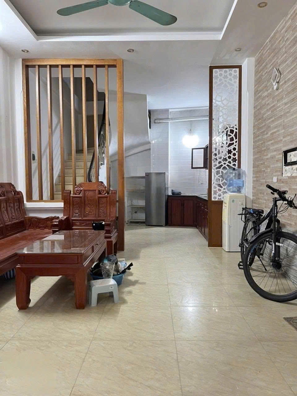  Cho thuê nhà ngõ Định Công Thượng,  35m2 x 4 tầng, 9.5 triệu ở gđ nhóm đều oke 