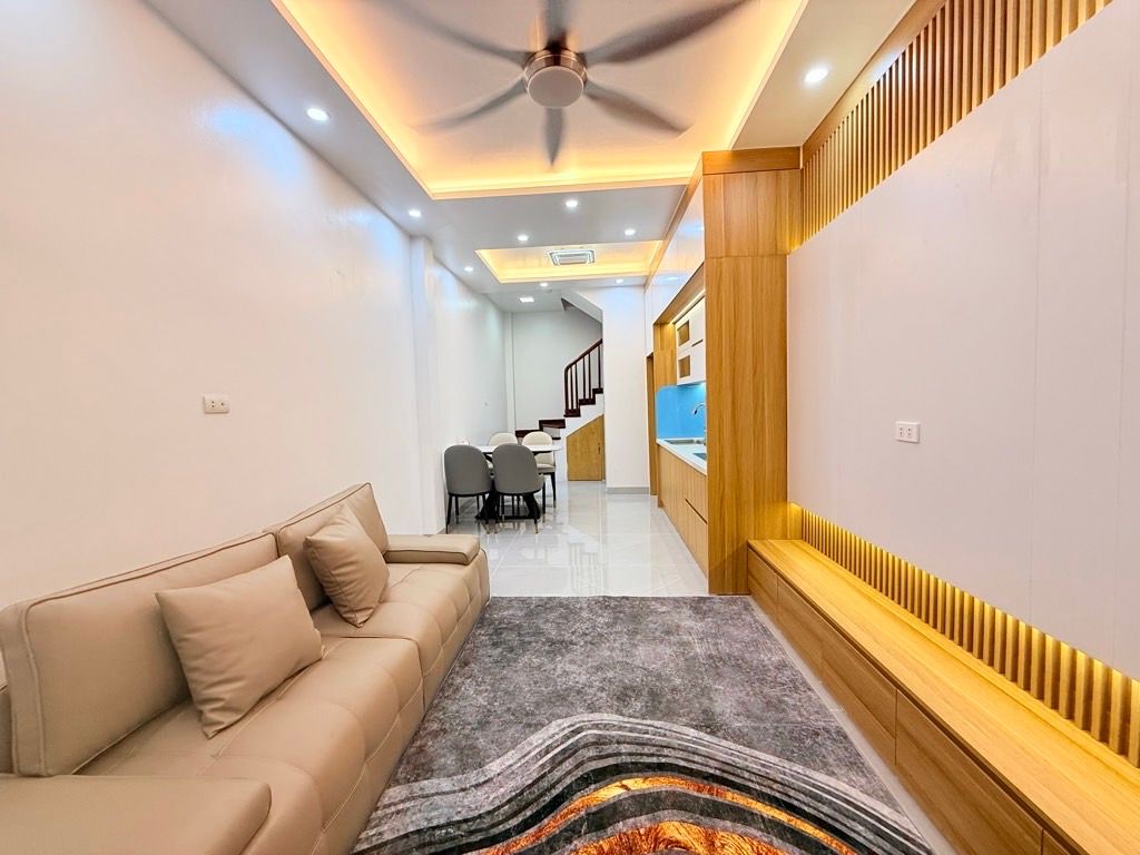  trần thái tông 34m x6 tầng 10,5 tỷ full nội thất-ngõ thông rộng,gần phố 