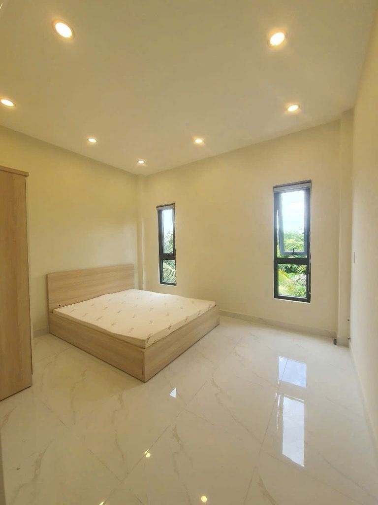  Nhà Phố Đối Diện Vạn Phúc 