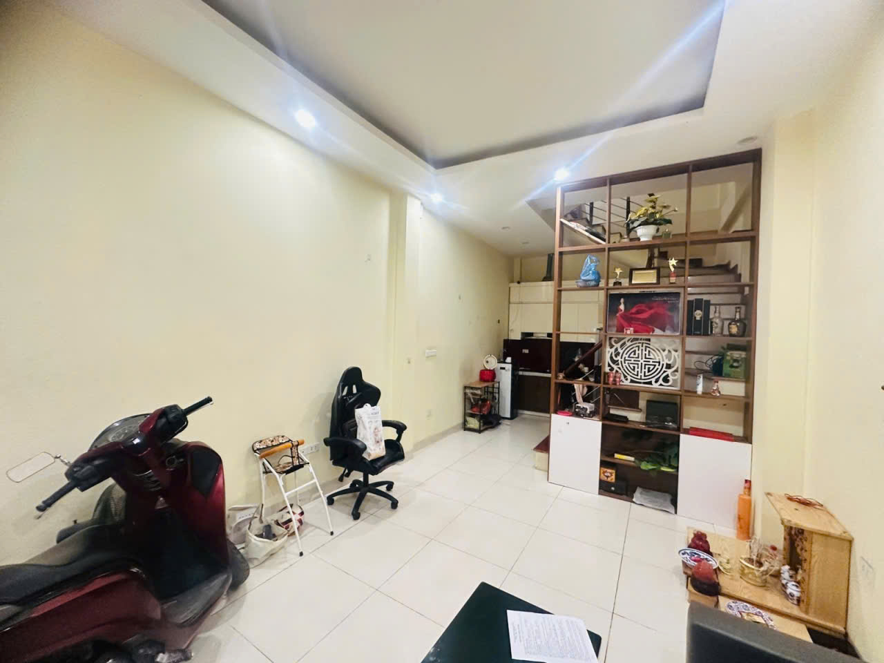  BÁN NHÀ CẦU GIẤY - Ô TÔ VF3 ĐỖ CỬA, 33M - 5 TẦNG ĐẸP, FULL NỘI THẤT, GIÁ 8,3 TỶ 