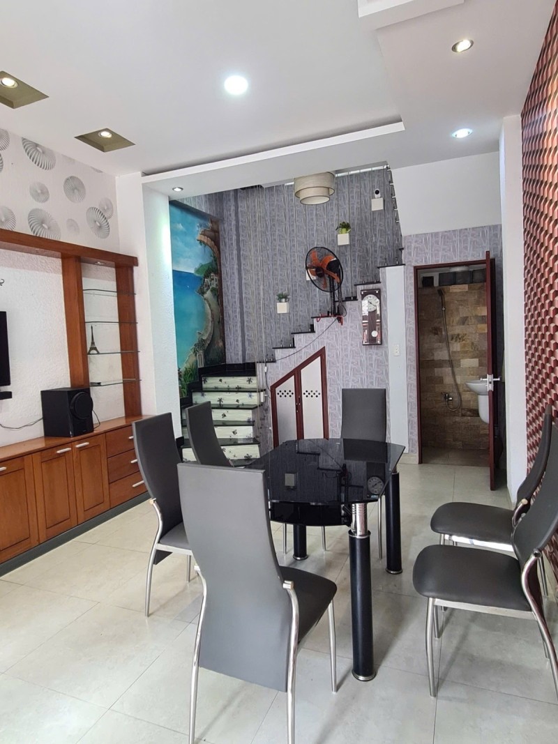 ► MT Huỳnh Thúc Kháng, ngay Nguyễn Văn Linh, 5 tầng, 6.x tỷ 