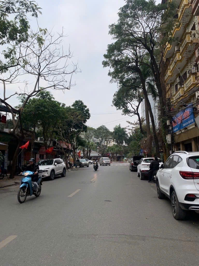  ????ĐẤT VÀNG CẦU GIẤY - NỞ HẬU - NGÕ TRƯỚC NHÀ 3M - CHỦ TẶNG GPXD - XÂY CCMN THÌ HỐT BẠC???? 