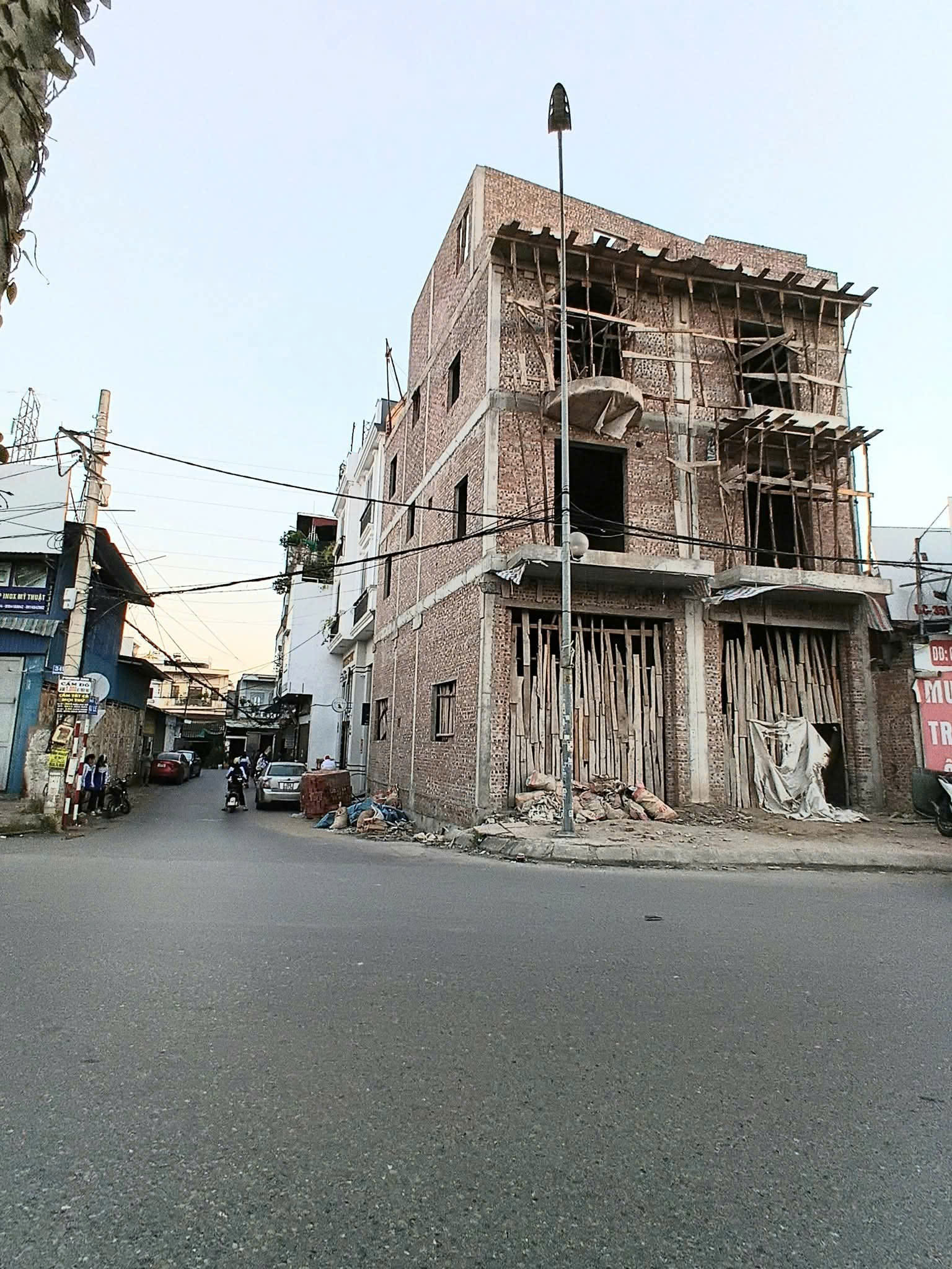  BÁN NHÀ MẶT ĐƯỜNG HỒ SEN, LÊ CHÂN, HẢI PHÒNG  4 TẦNG MỚI  KINH DOANH ĐỈNH 