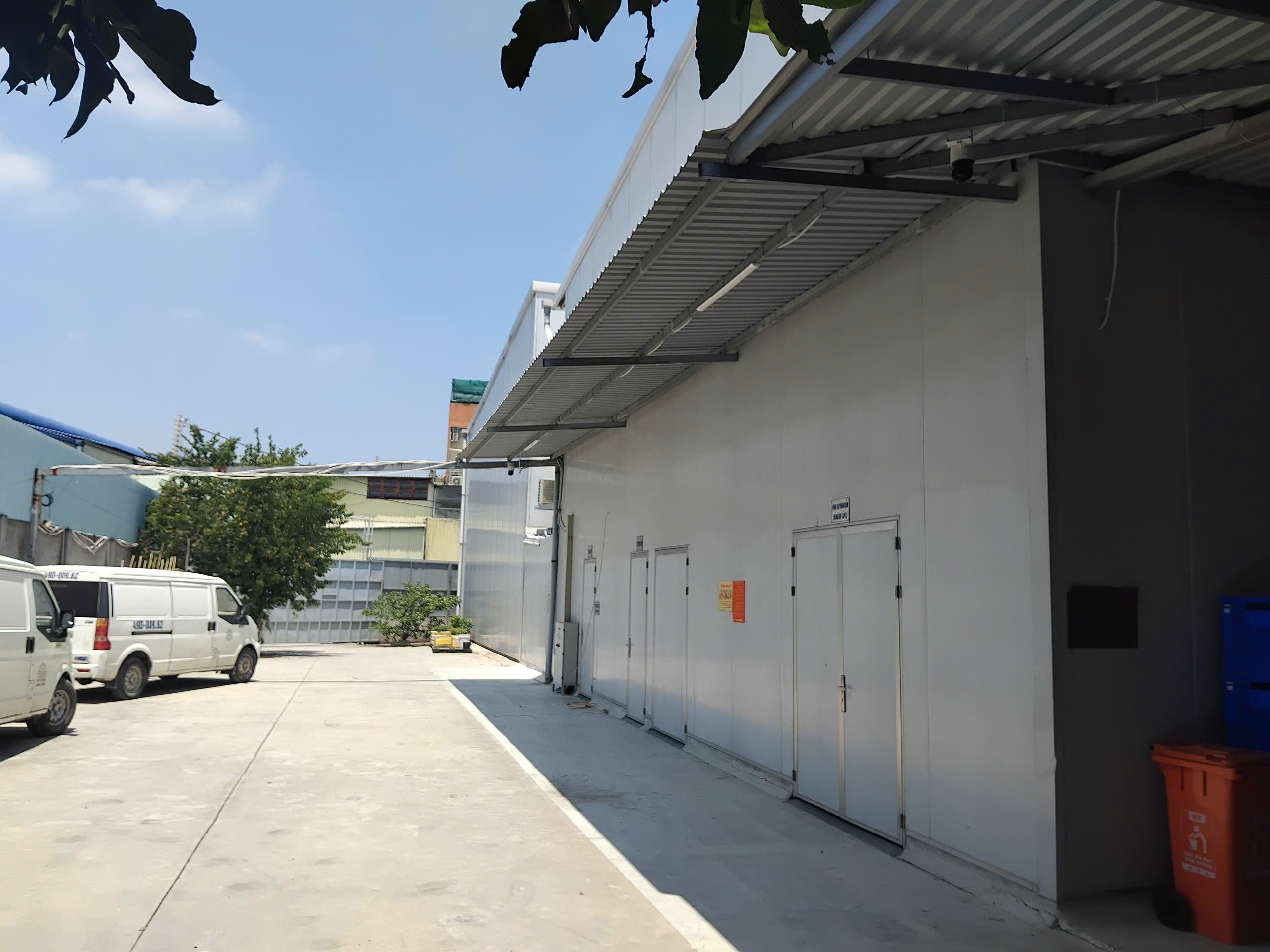  DIỆN TÍCH 400M2 , SANG NHƯỢNG XƯỞNG SẢN XUẤT MỸ PHẨM TẠI HÓC MÔN , XUÂN THỚI SƠN 