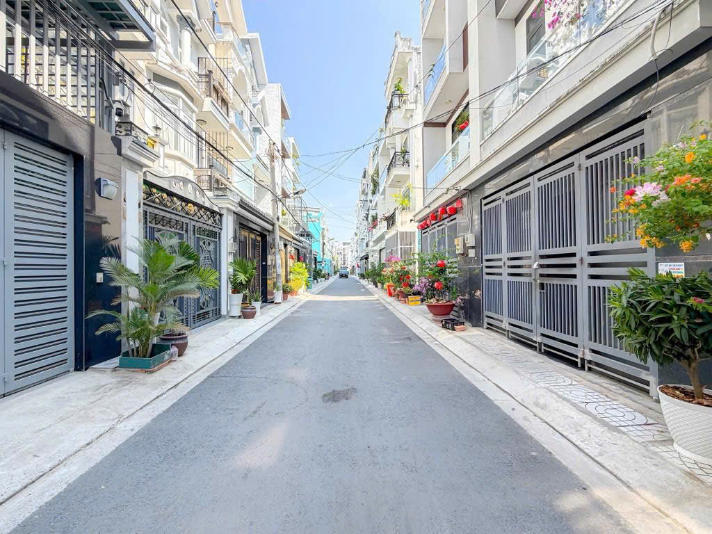  GIÁ 7.1 TỶ- NHÀ 4 TẦNG- GẦN PHÚ MỸ HƯNG- HUỲNH THỊ ĐỒNG- HXH 6M- DT 4.6 x 12 - 2 LẦU- 4PN- HOÀN CÔNG. 