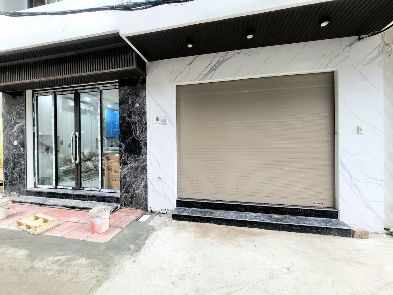  Bán nhà 6 tầng NGÔ XUÂN QUẢNG thang máy phun nội thât oto đỗ cửa giá chỉ nhỉnh 8 tỷ 