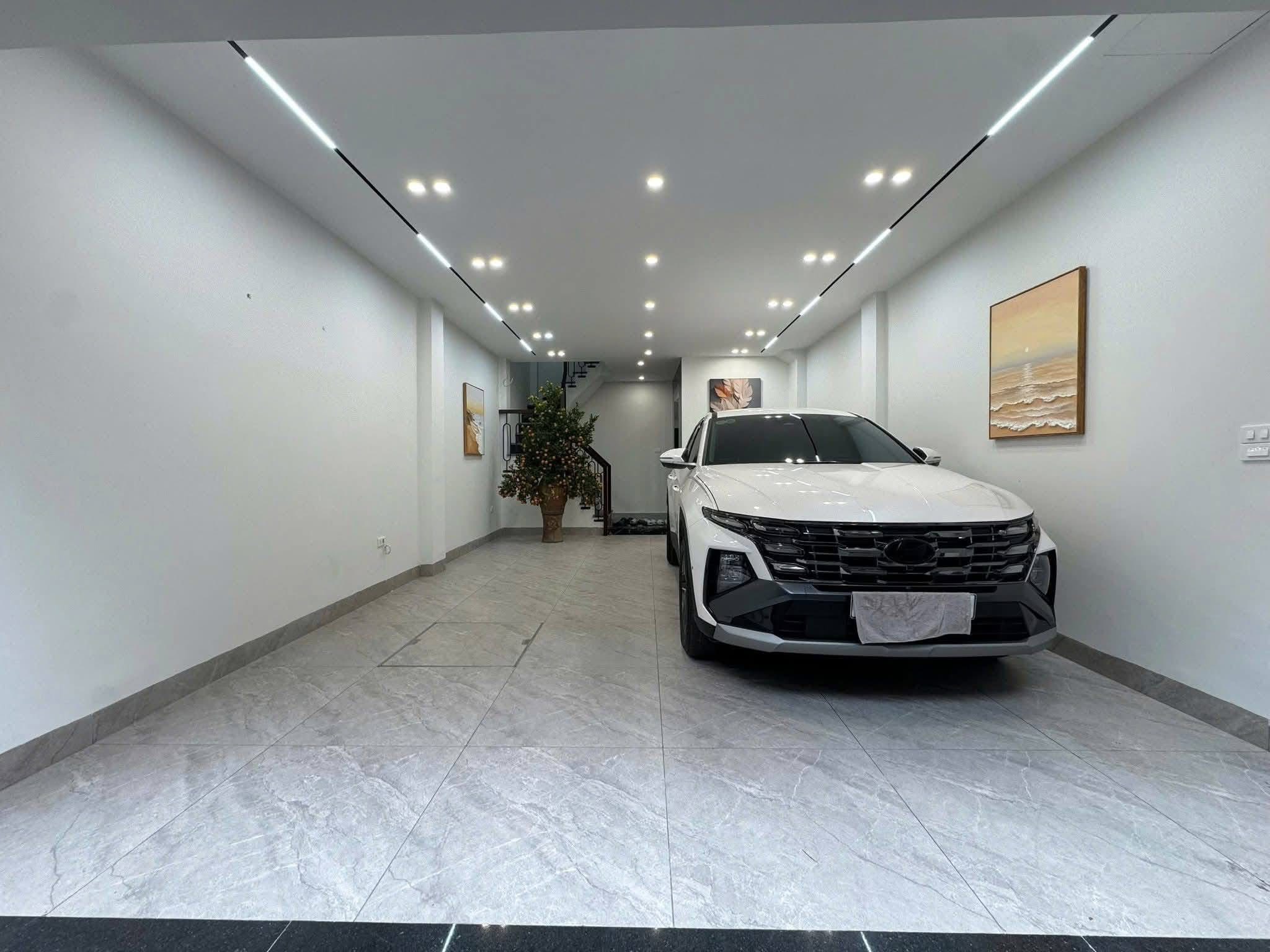  Bán nhà Kim Mã, ô tô vào nhà, 52m2, 7 tầng thang máy, nhà đẹp ở ngay, chỉ 20 tỷ 