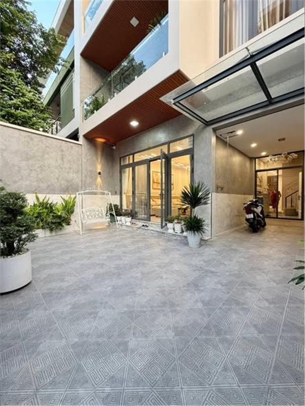  Nhà HXH Đường Nguyễn Chí Thanh Quận 5 Phường An Đông. 