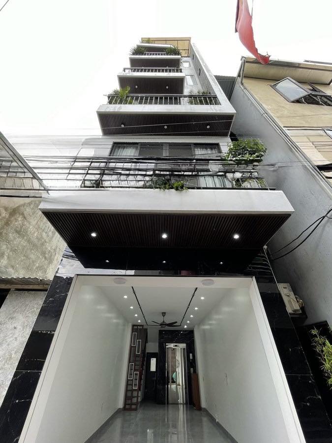  QUANH 11 TỶ CÓ NHÀ 43M2 6 TẦNG THANG MÁY, GARA Ô TÔ, FULL ĐỒ - PHỐ THẠCH BÀN 