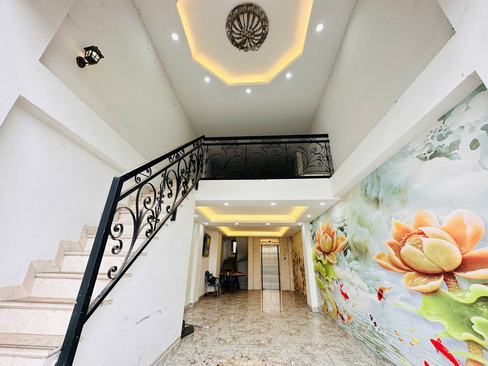  Nhà Đẹp Tây Hồ – Lạc Long Quân – Gần Phố – View Hồ Tây – Thiết Kế Hiện Đại - Giá 13.9 Tỷ 