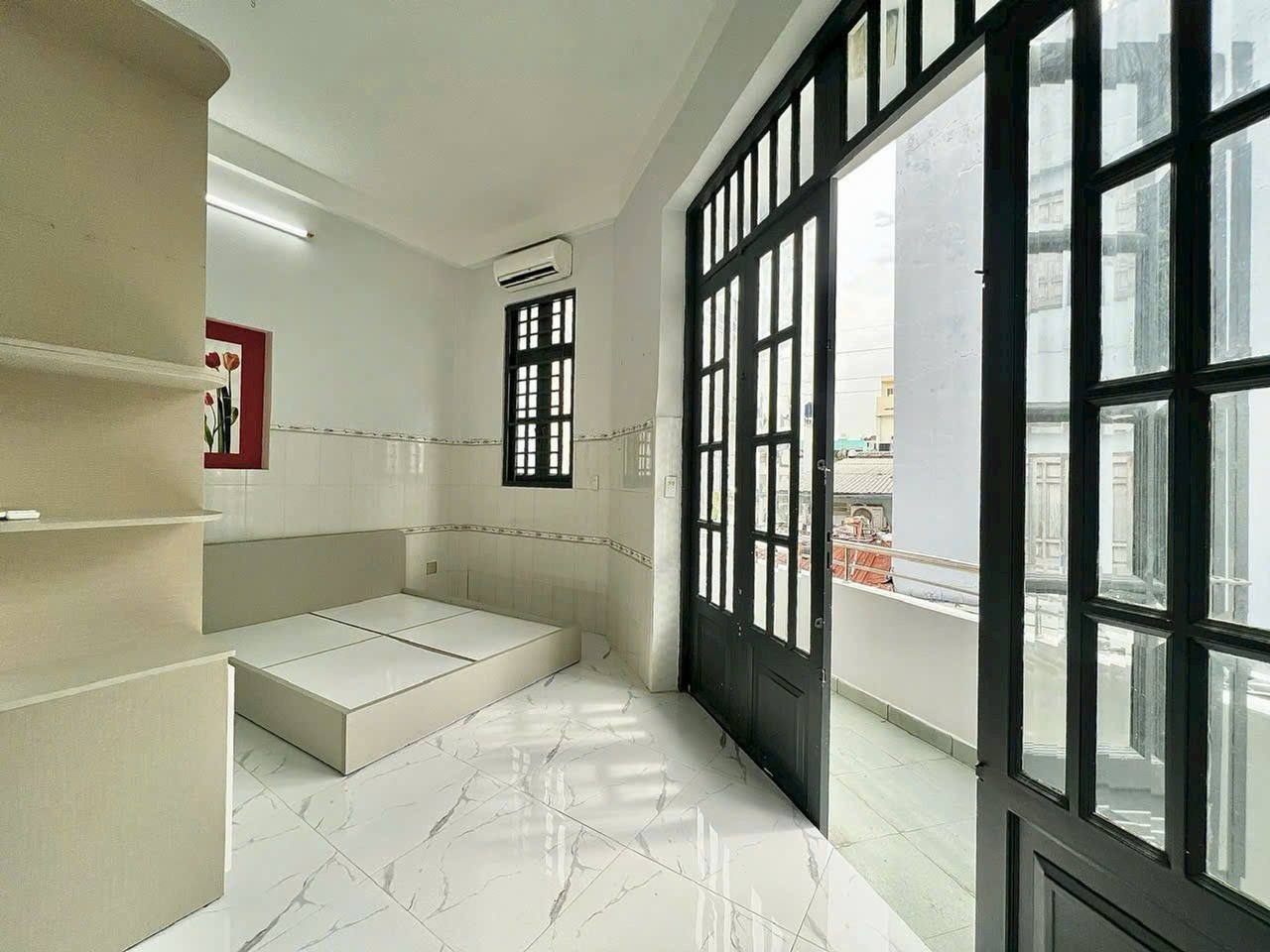  NHÀ HẺM BÔNG SAO GẦN CHỢ NGAY TRUNG TÂM QUẬN 8 