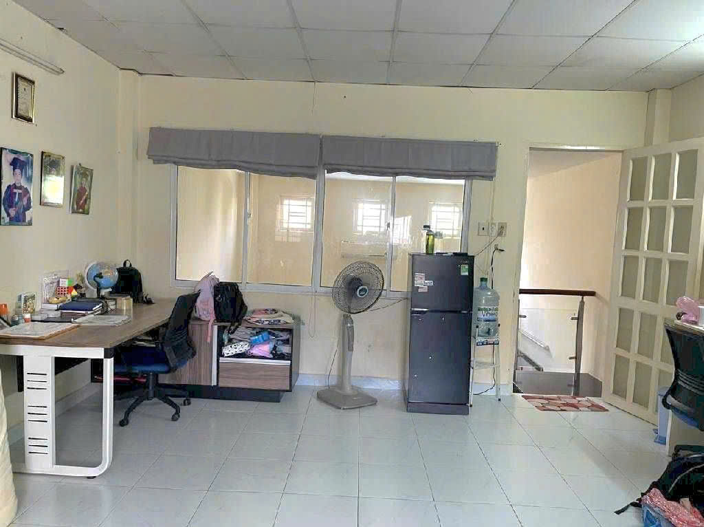  Nhà 5 ×12 sát bên cư xá Ngân Hàng _Hẻm 4m_Khu xây dựng tự do 