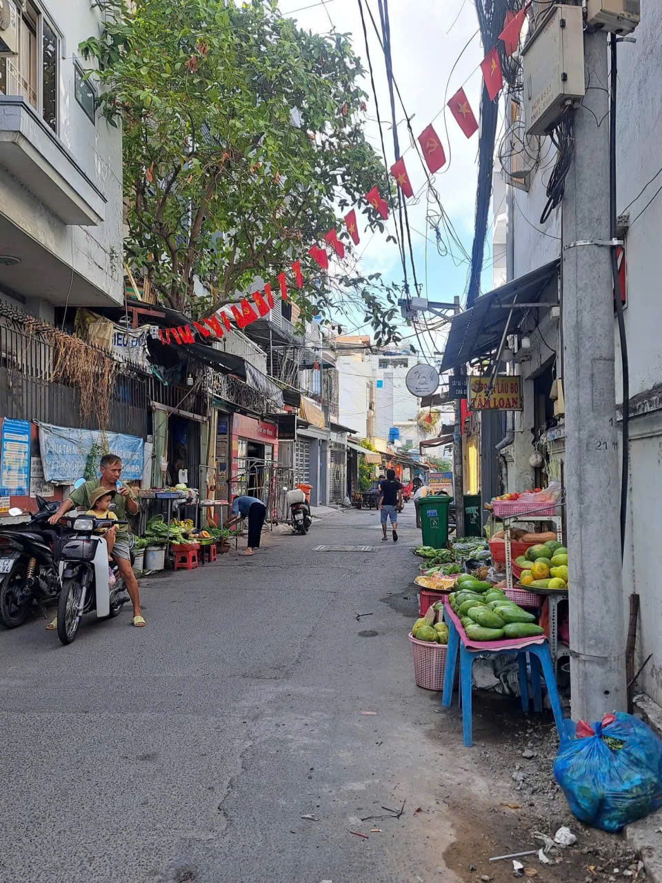  Nhà mặt tiền Hẻm xe hơi 4.3 × 20
Hẻm sạch sẽ _Sát lâm văn Bền. Nhà có dòng tiền _khu vực kinh doanh sầm uất 