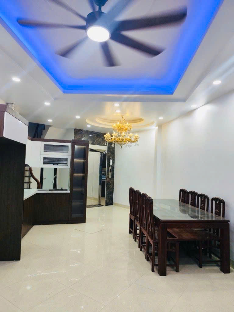  Hạ chào 1 tỷ nhà phố Nguyễn Trãi nhà 5 tầng thang máy, giá đầu tư gần 60 m2 chỉ nhỉnh 12 tỷ 