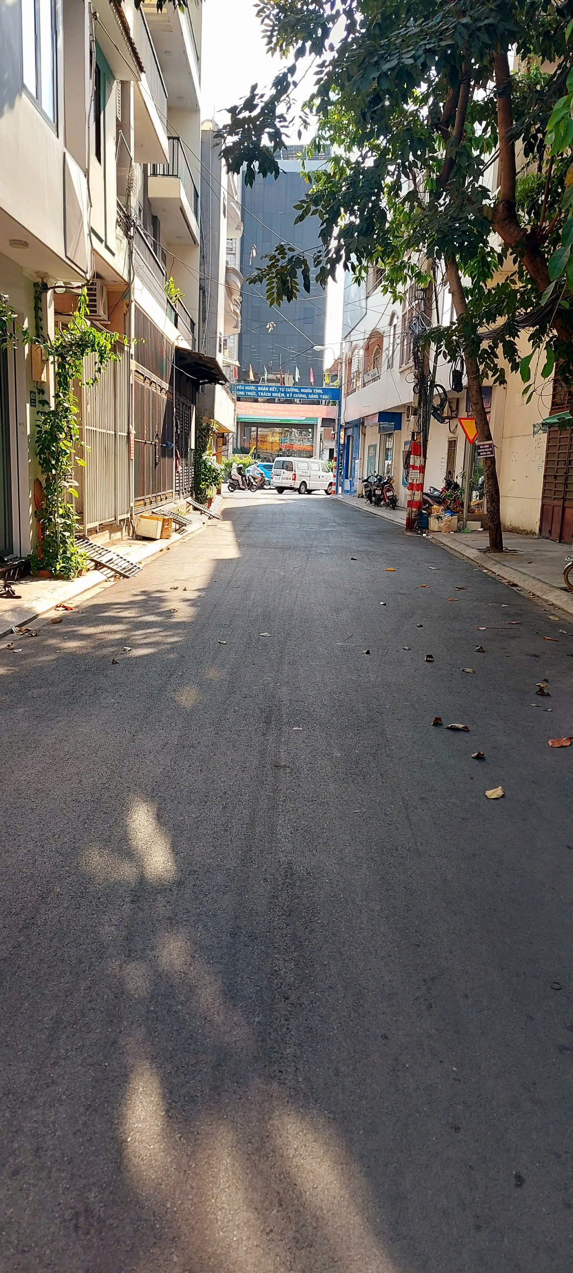  KHU VIP NHÀ GA T3 – CỘNG HÒA  Ô TÔ TRÁNH NHAU  NHÀ MỚI 4 TẦNG 