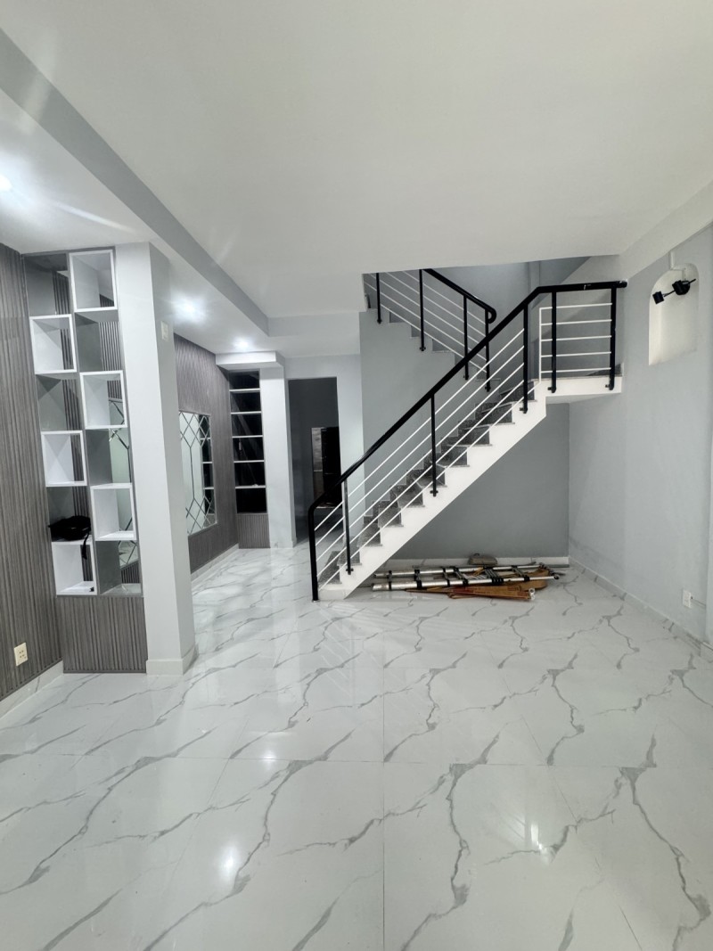  ► Nhà Kiệt Nhựa có lề, Ô tô đậu cửa gần Nguyễn Văn Linh, 53m2, ngang 5m, 6.x tỷ 