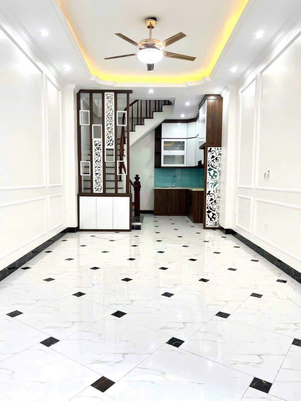  Cho thuê nhà ngõ ba gác Xuân Phương 36m2x5 tầng, 13 Triệu 