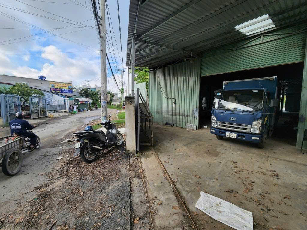  KHO XƯỞNG MẶT TIỀN TX22 – NGANG 10.5M ĐẸP – THUÊ ỔN ĐỊNH 18TR/TH – CHỈ 10.3 TỶ 