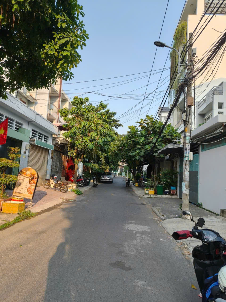  NHÀ vị trí đẹp - Đường 12m ,có lề đường Hoàng Ngọc Phách, tân Phú 4x20, 8.9 Tỷ 