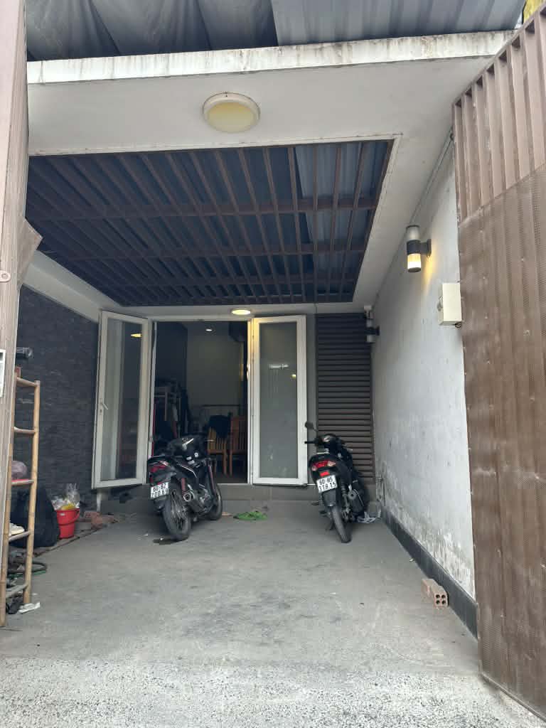  CẦN BÁN GẤP NHÀ NGAY ĐƯƠNG SỐ 1 THỦ ĐỨC CHỈ 6 TỶ 