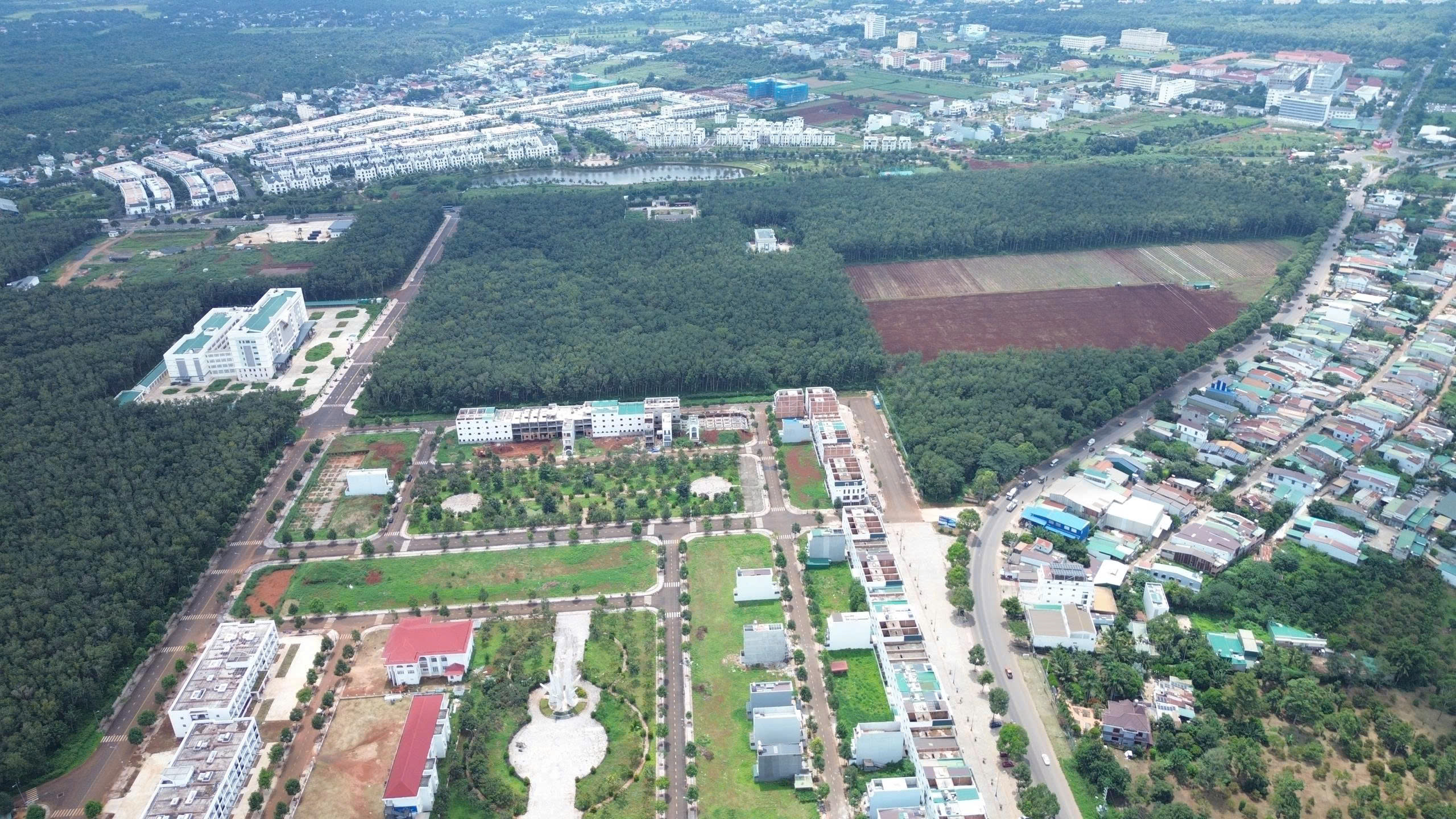  Nhà phố tại khu đô thị Ân Phú BMT giá chỉ 5,9 tỷ 