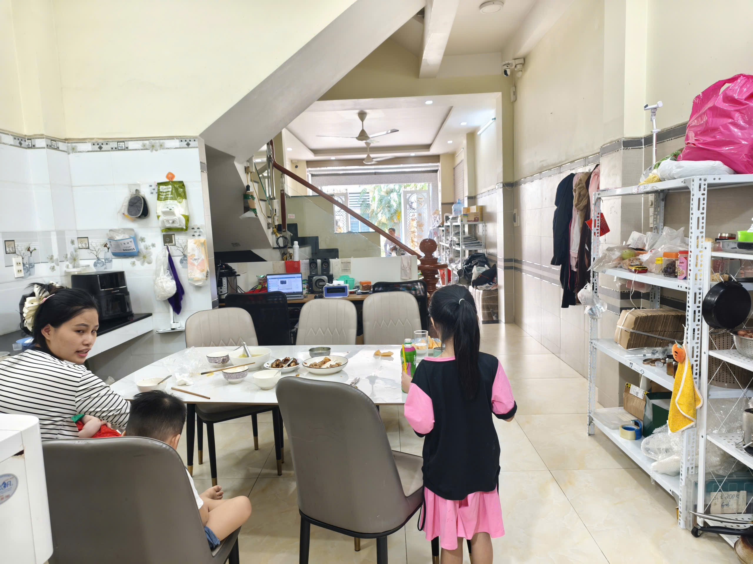  Bán nhà 3 tầng đường số 16 Linh Trung, Thủ Đức, TP HCM. DT  74m2, 4PN, SH, 9.2 tỷ - 0933125879 