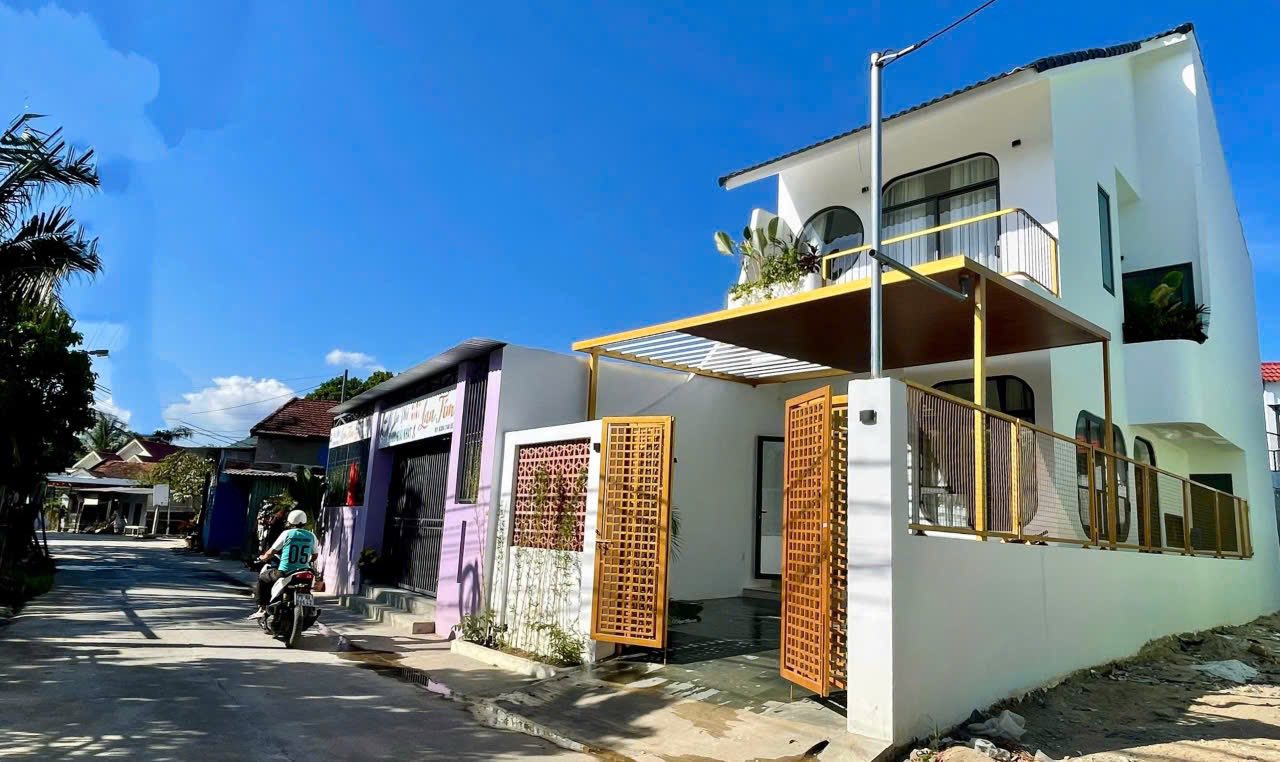  Msp 0704 : 
NHÀ MỚI THIẾT KẾ HIỆN ĐẠI – KHU DÂN CƯ ĐÔNG ĐÚC, BẮC NHA TRANG 