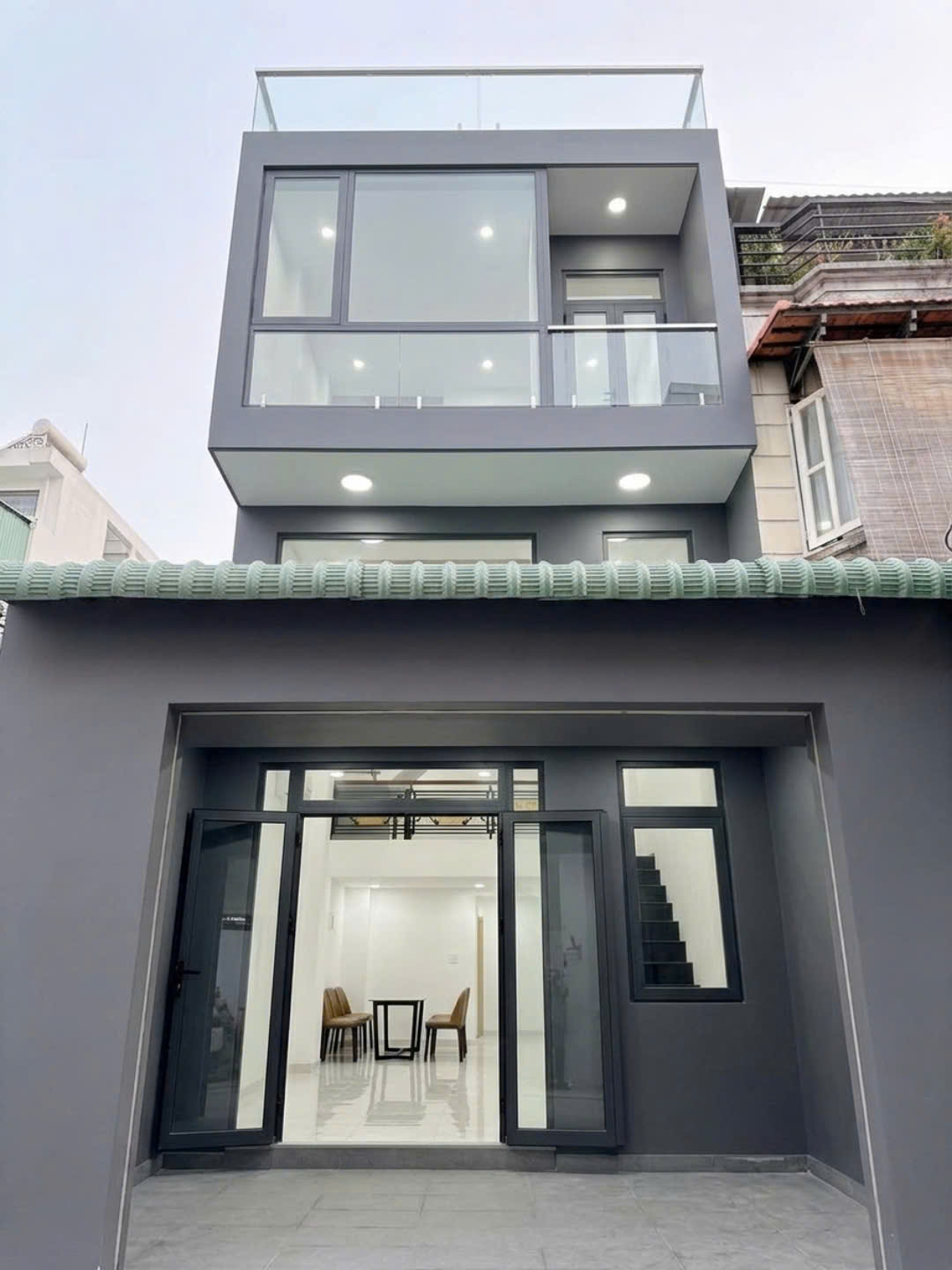  CHỈ 5. x TỶ- QUẬN 7- GẦN KCX TÂN THUÂN - NHÀ MỚI 3 TẦNG - DT 4.5 x 12- SỔ RIÊNG. 