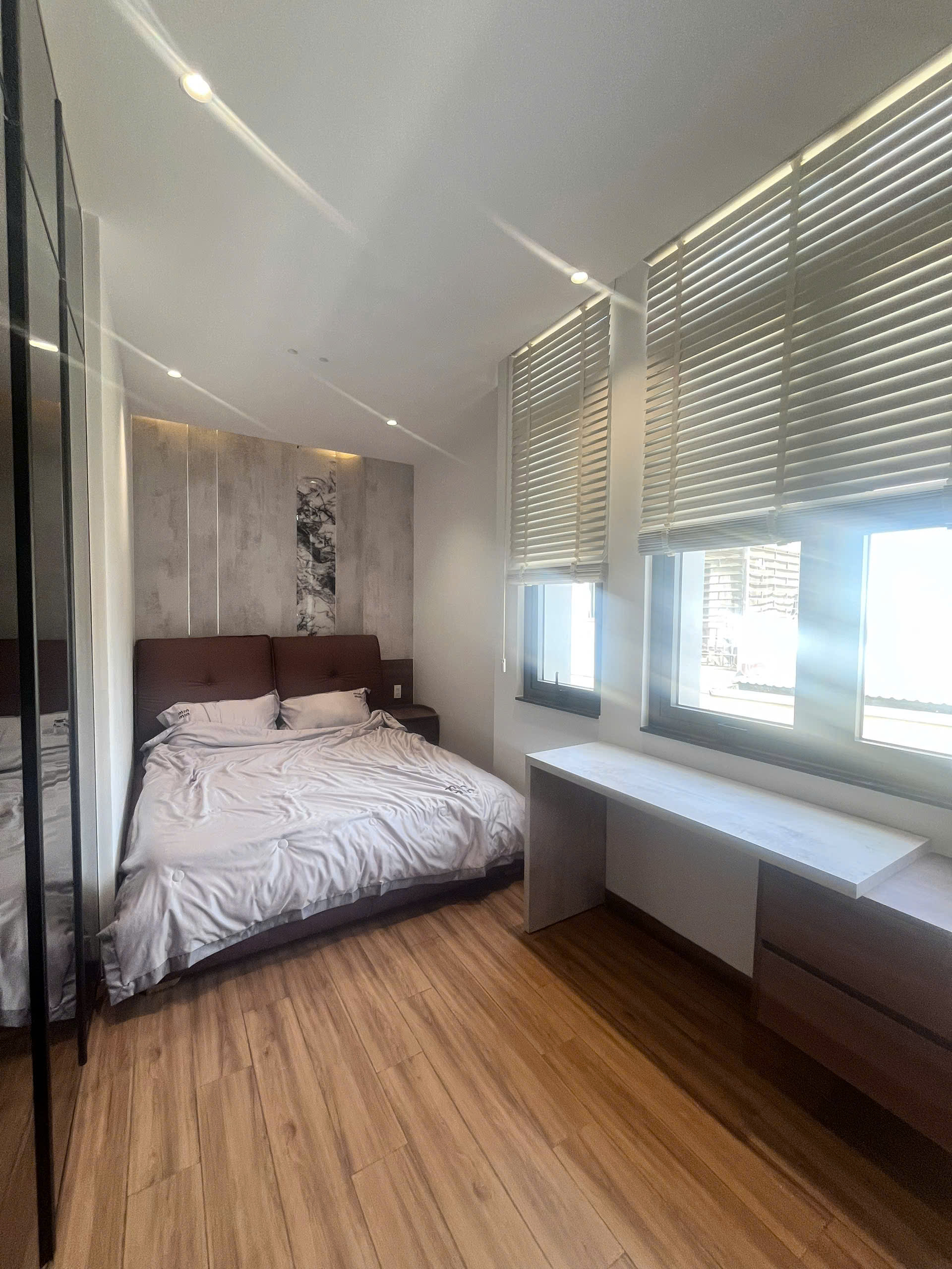  Bán nhà Quận 7 hẻm Huỳnh Tấn Phát, ngang 8m, 1 trệt 2 lầu sân thượng, nhà mới, giá 8.7 tỷ 