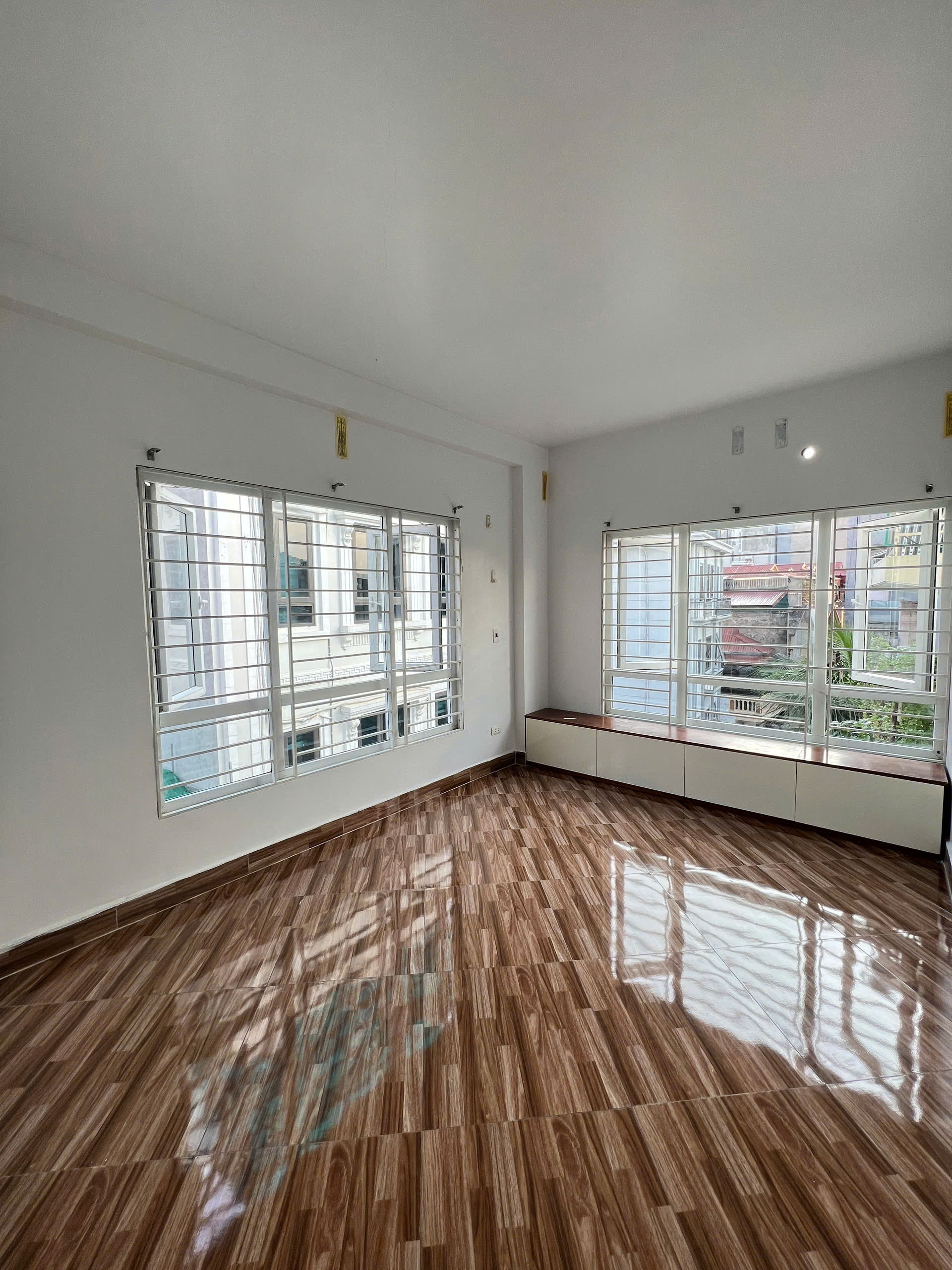  CHO THUÊ NGUYÊN CĂN VŨ TÔNG PHAN, KINH DOANH, Ô TÔ VÀO NHÀ 38M 5 TẦNG, 15TR 0903258273 