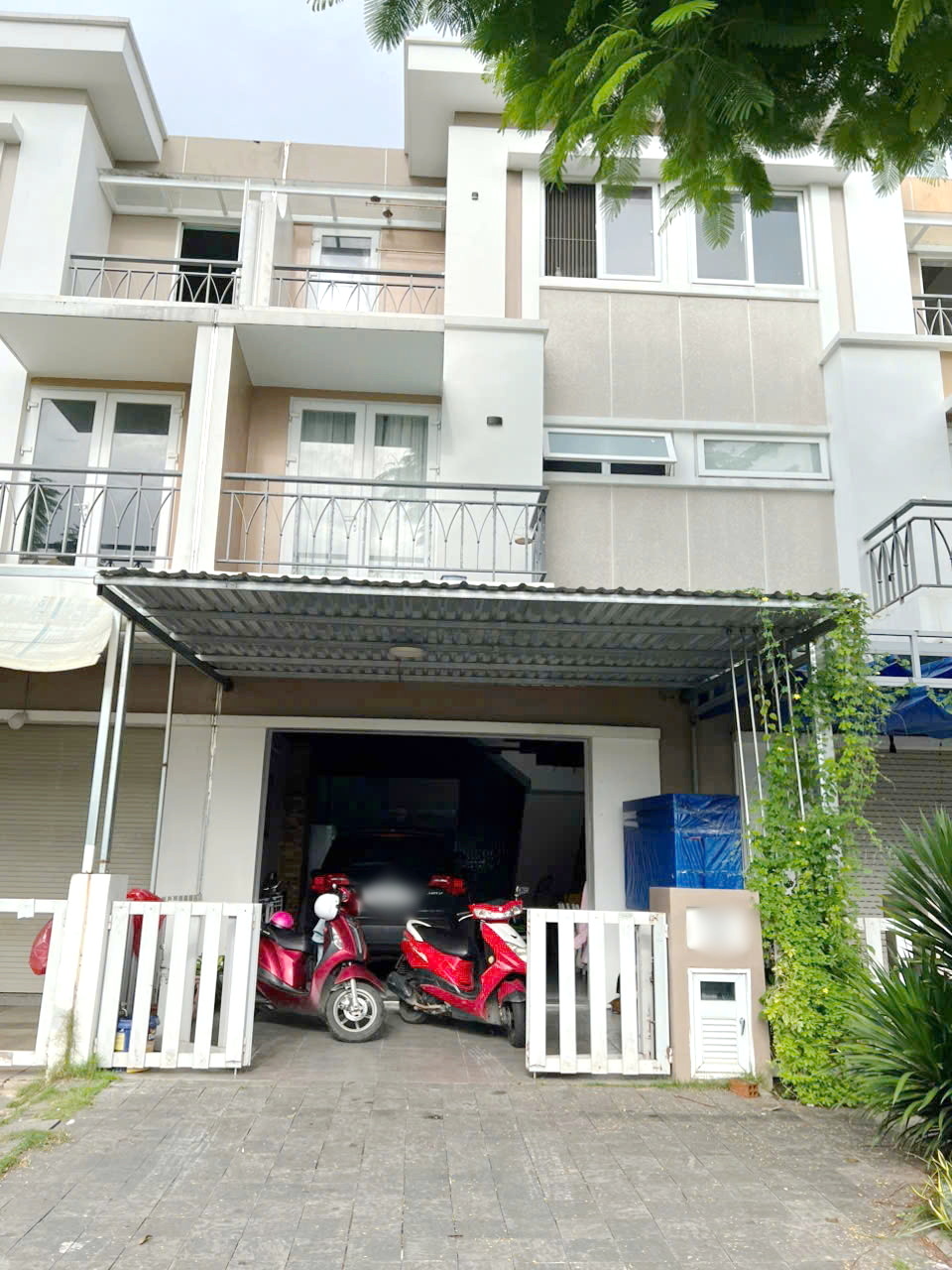  Nhà mới 3 tầng mặt tiền đường đẹp nhất khu vực KDC Phong Phú 4, xã Phong Phú,Bình Chánh. Giá: 8.5 tỷ 