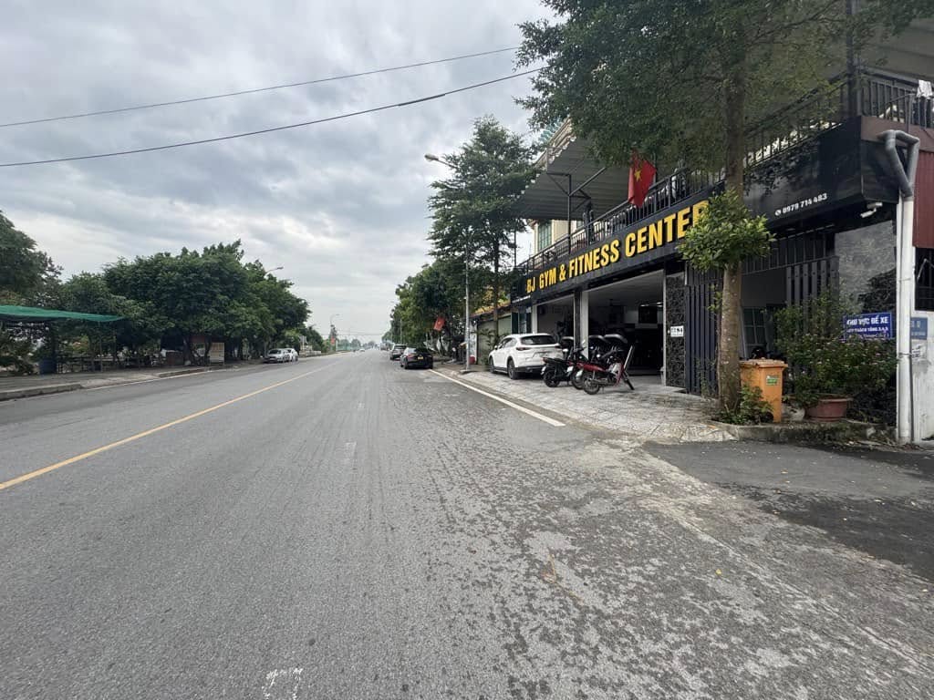  HÀNG HIẾM SÁP MAI – ĐẤT ĐẸP, GIÁ TỐT, KHÔNG MUA LÀ TIẾC . Bạn đang tìm một mảnh đất đẹp – dễ xây – tiềm năng tăng giá cao? Đây chính là lựa chọn không nên bỏ lỡ! . Diện tích 80m² 