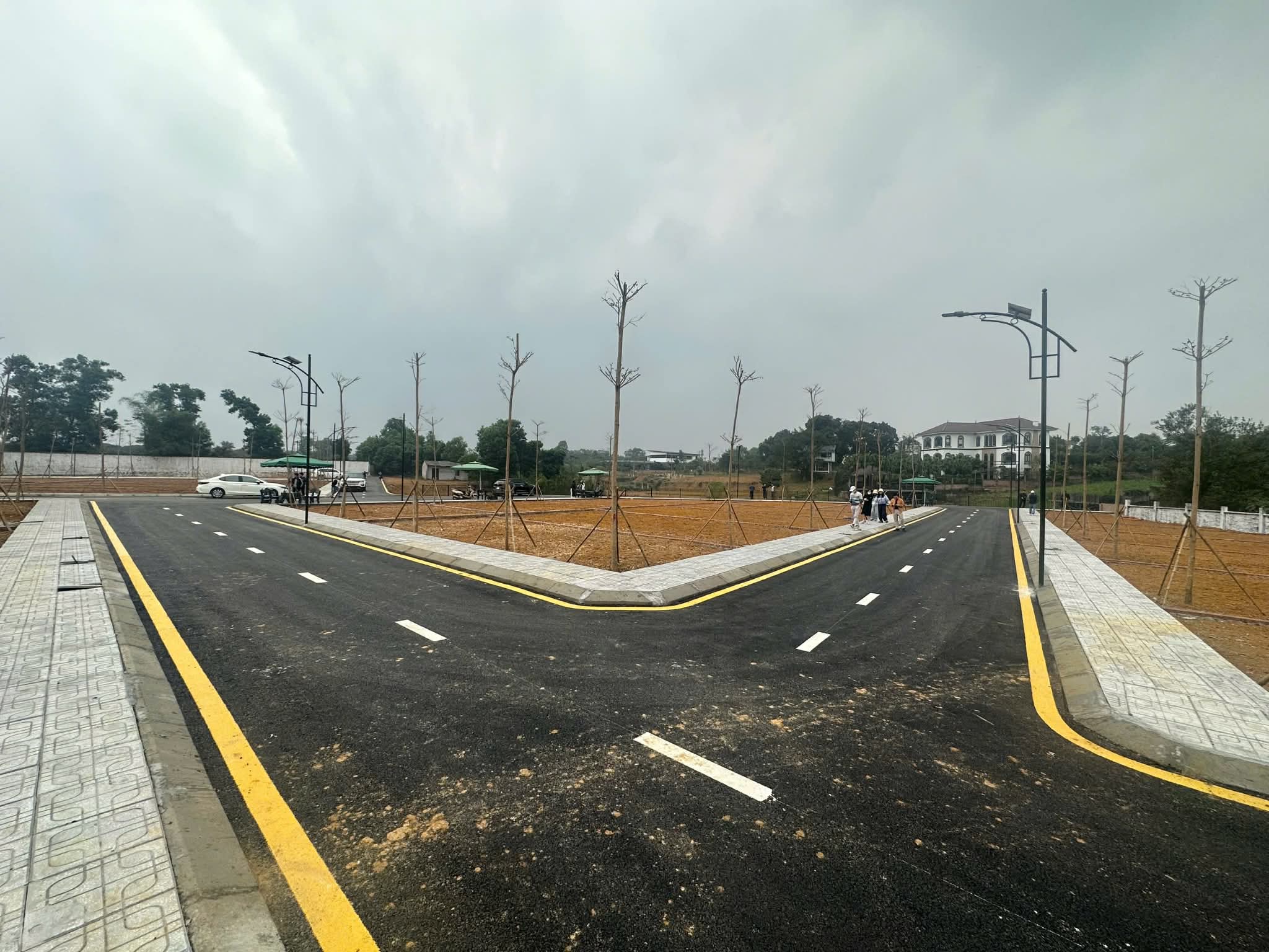  BÂY GIỜ KHÔNG MUA ĐẤT THÌ CHỜ TĂNG GIÁ CAO MỚI VÀO TIỀN SAO CÁC NĐT 