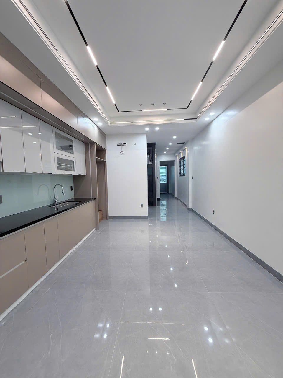  NHÀ ĐẸP 5 TẦNG CÓ THANG MÁY – TUYẾN 2 LÊ HỒNG PHONG, HẢI AN 