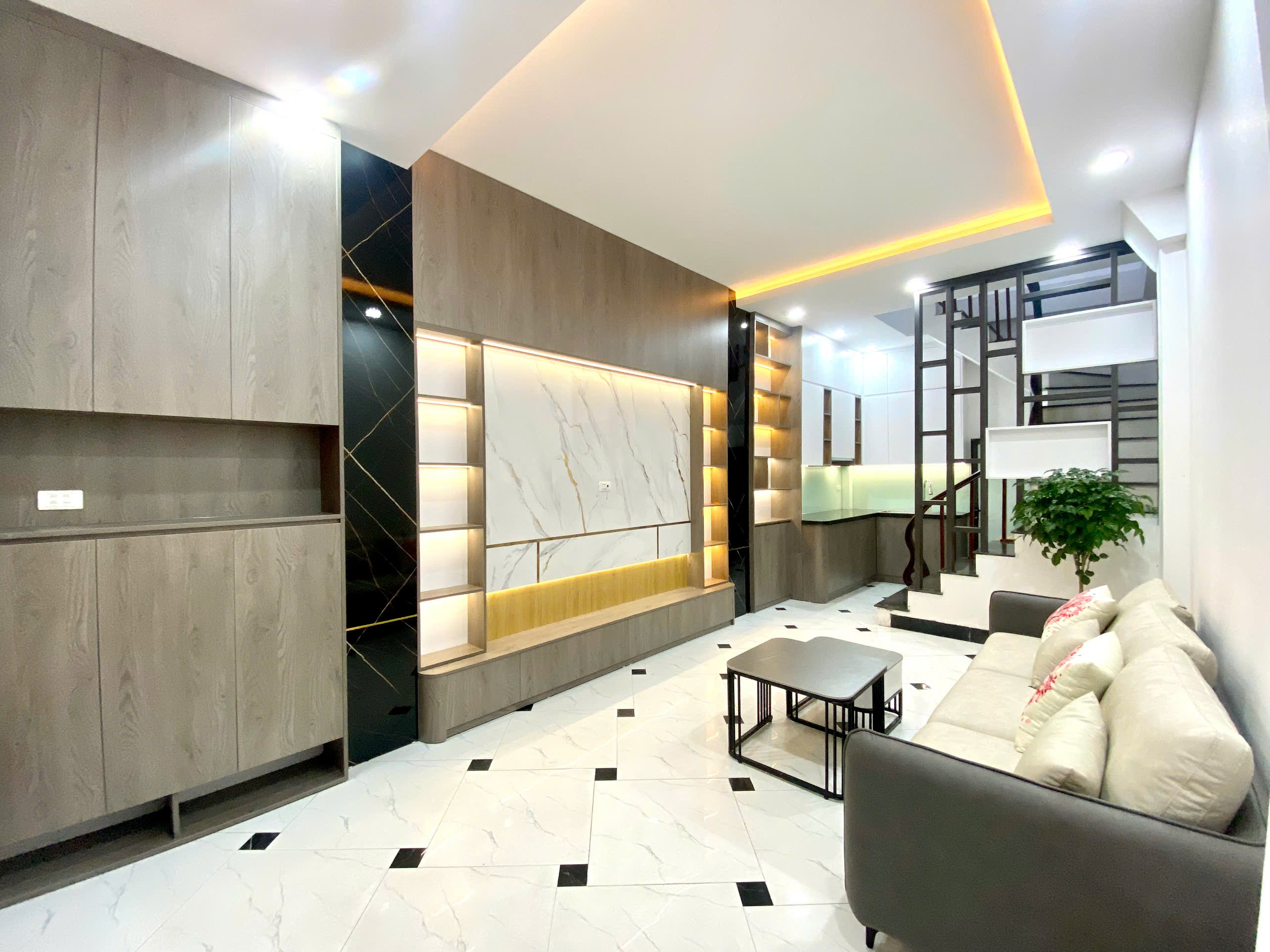  ⚡ CHỦ CẦN BÁN GẤP – NHÀ 6 TẦNG MỚI ĐẸP, 4 NGỦ – GIÁ CHỈ 9.8 TỶ!
Ai nhanh thì còn, chậm là mất!  lh 0975124520 