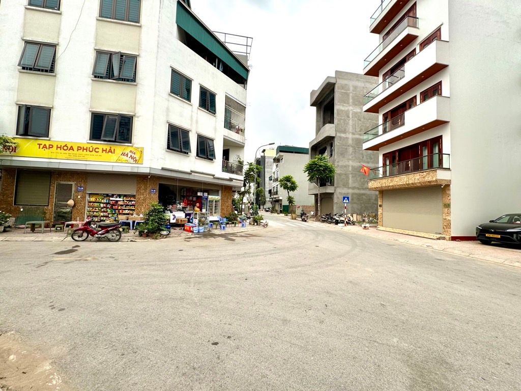  Bán đất TDC Ngọc Thuỵ 50m x 5m oto tránh thông kinh doanh 