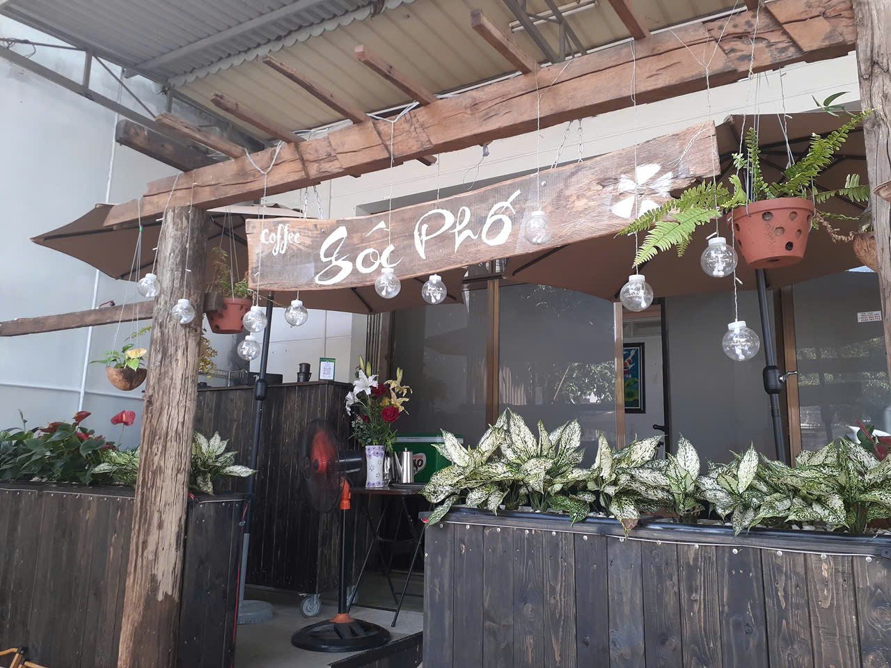  Mình cần sang lại quán Cafe tại 189 Nguyễn Thị Minh Khai ,P Thành Công, BMT. 