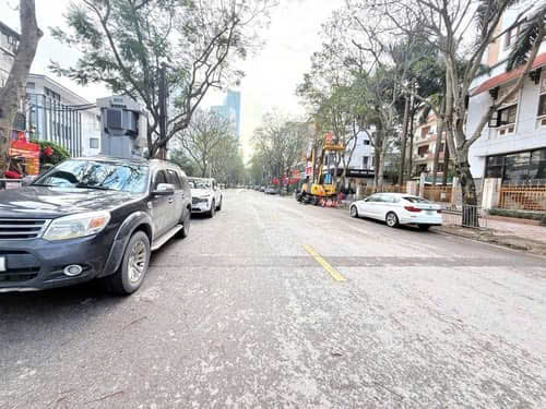  Bán nhà mặt phố Vạn Phúc Ba Đình 52m 5 tầng vỉa hè rộng kinh doanh đỉnh giá 32.6 tỷ 0878168006 