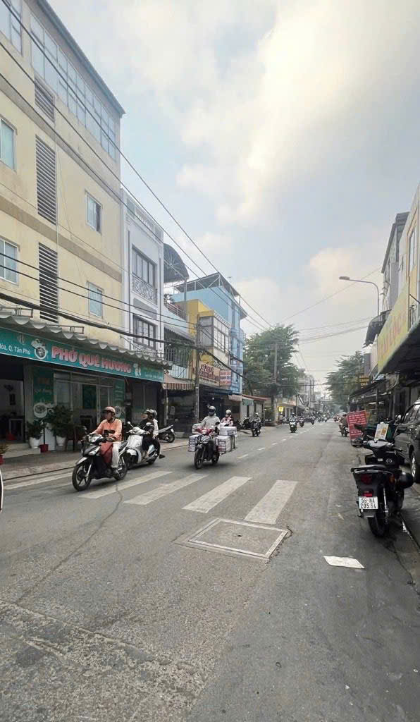  TIN THẬT bán nhà Tân Phú - 110m2 5 tầng , ngang 5x20 đường trước nhà 13m, vỉa hè, 