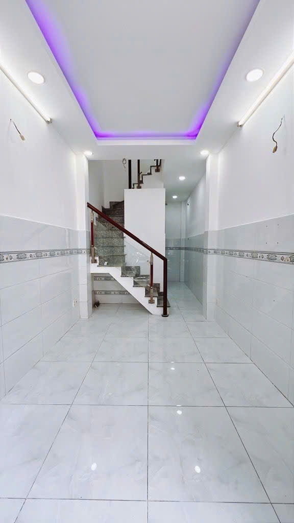  Bán nhà sát mặt tiền trung tâm q4 cạnh Q1 
Nhà mới đúc 3 tấm có 3 Đ 