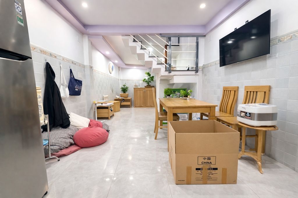  Nhà 4 tầng đúc hẻm 42 Hoàng Hoa Thám, Bình Thạnh, 5pn có nội thất chỉ 4ty6 