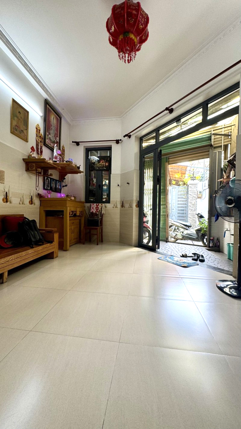  Nhà Lô Góc 2 Tầng – 58m² - Hẻm Xe Hơi – 2PN - Gần DH Ngân Hàng – Giá 5.8 Tỷ 