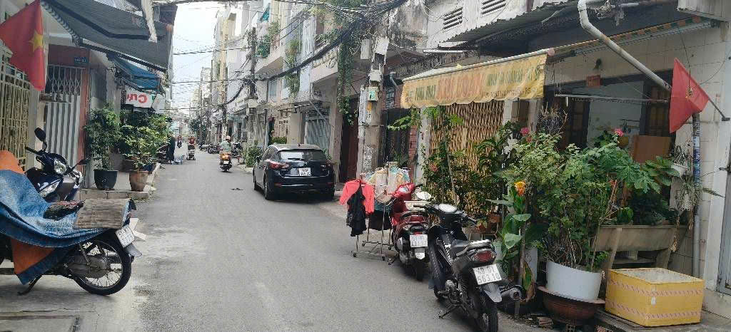  NHÀ LẠC LONG QUÂN - 4 TẦNG - 3 TỶ HƠN - 4 PN, 4WC - ĐẦM SEN 300M - Q11 