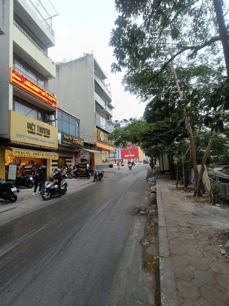  104m2 Đất Mặt Bờ Sông Sét - Trương Định: Vỉa Hè, Ô Tô Tránh - 21.5 tỷ 