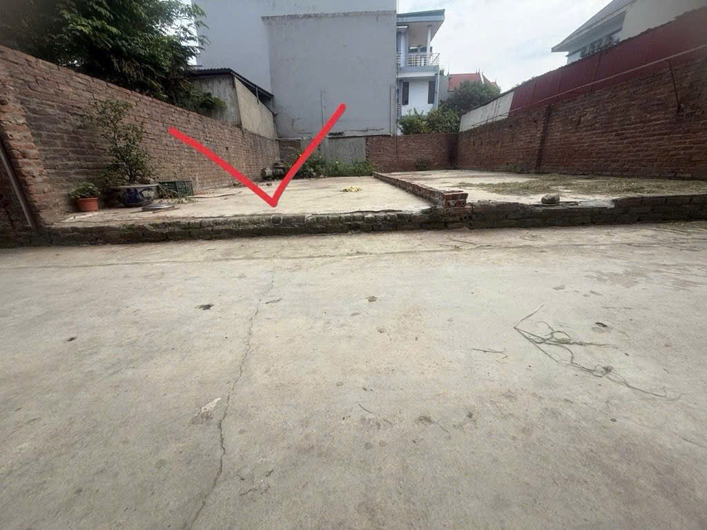  Bán đất Hương Mạc Từ Sơn- ngõ Nông- Oto - Hàng xóm đông Anh- 50m nhỉnh 1 tỷ( 