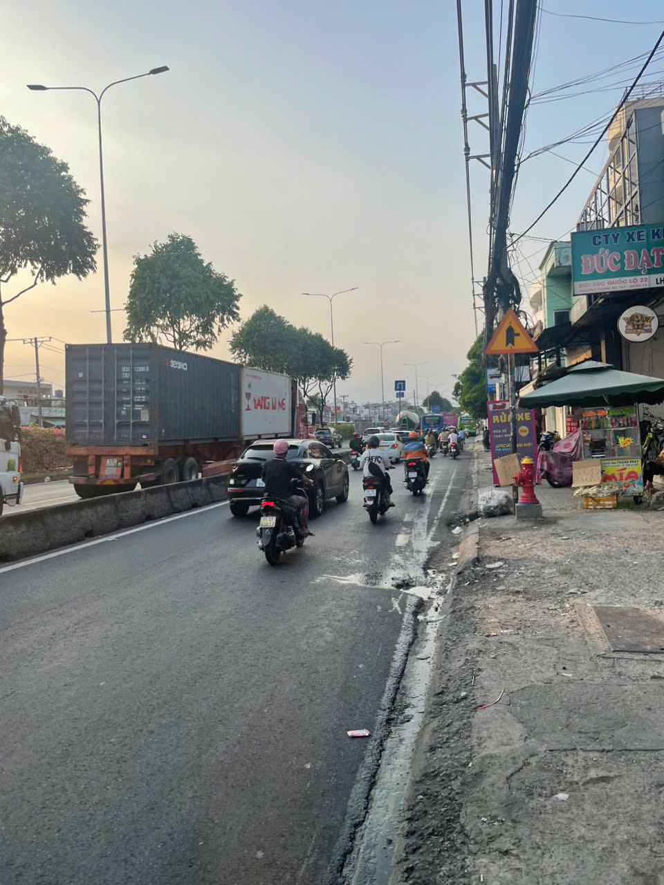  Bán đất mặt tiền 40x80m giá 70 tỷ Đường Quốc Lộ 22 