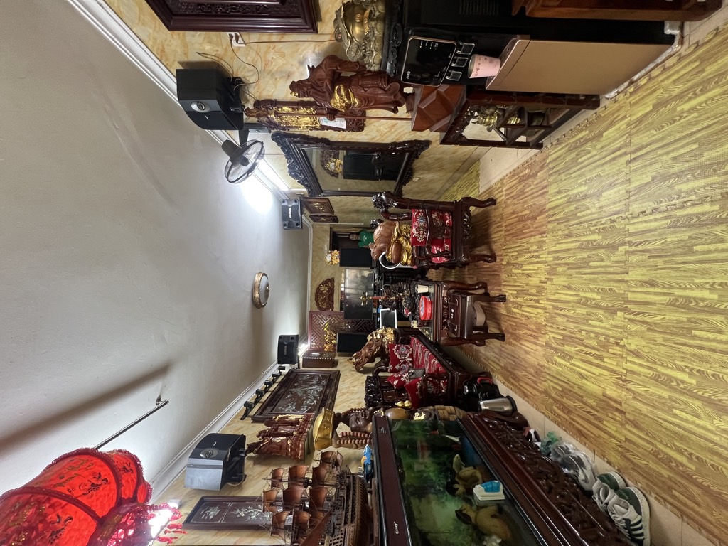  Bán tập thể tầng 1 kinh doanh oto, ngõ chợ 8-3 65m chỉ nhỉnh 4 tỷ 