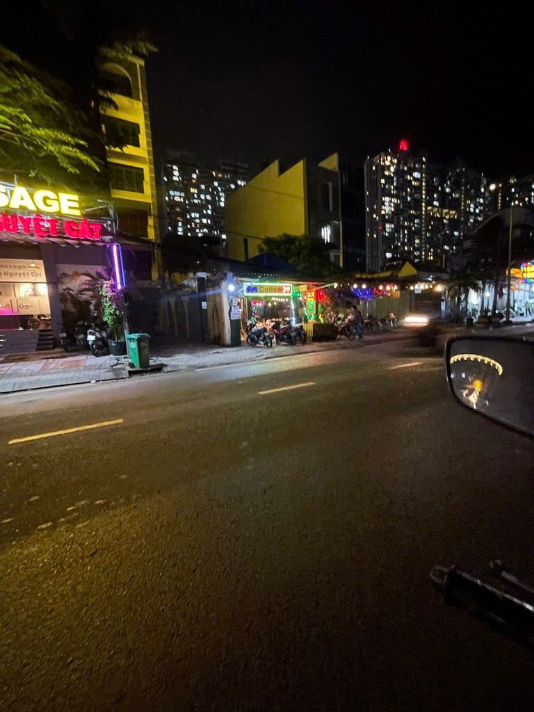  Quận 7, Lô Đất Mặt Tiền Hoàng Quốc Việt, 10,8x60m, Có Lối Đi Sàu, Giá Chào 115 tỷ, Bán Gấp 